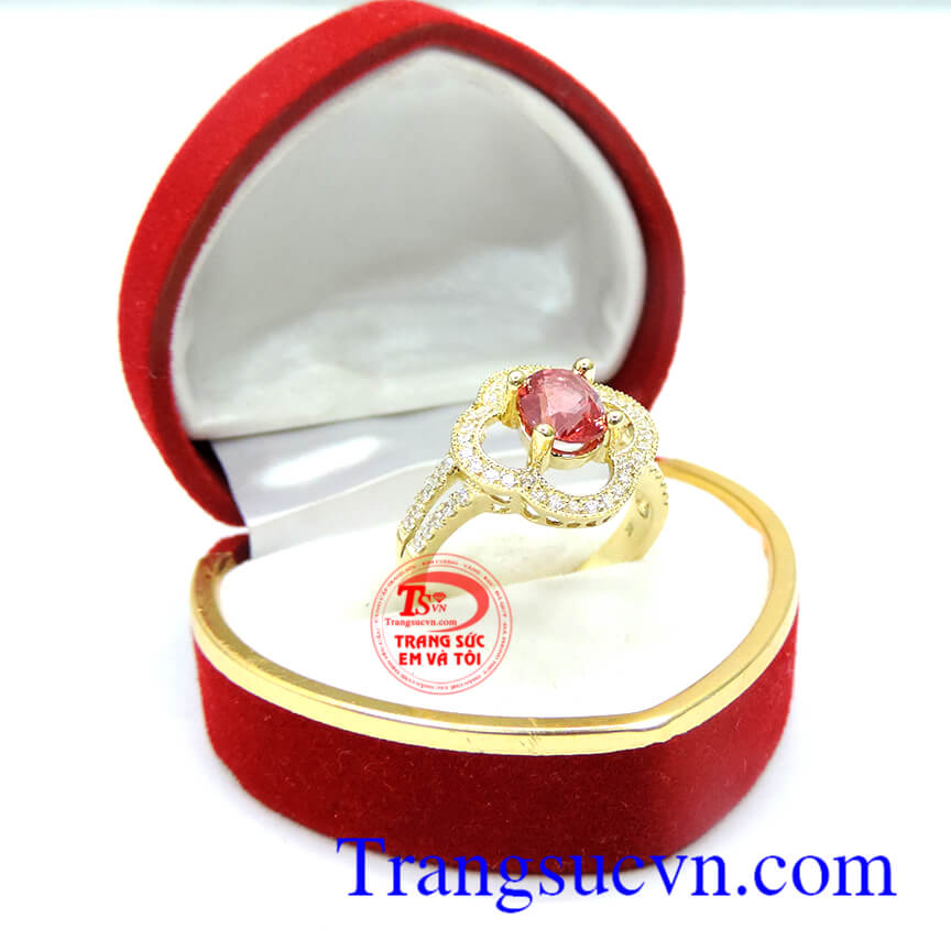 Nhẫn nữ spinel hoa 4 cánh xinh, nhẫn vàng tây 18k nữ chuẩn chất lượng, nhẫn nữ sang trọng, nhẫn nữ đá quý spinel có giấy kiểm định, nhẫn hoa hồng 4 cánh đặc biệt quý phái cho nữ giới, tôn lên vẻ đẹp nữ tính cũng như nét quyễn rũ của phái đẹp