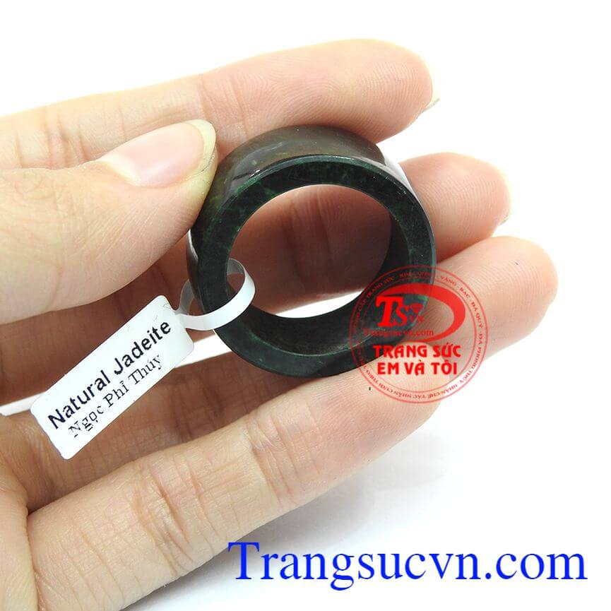 Nhẫn phỉ th&uacute;y sang trọng, Nhẫn ngọc thi&ecirc;n nhi&ecirc;n, Nhẫn ngọc uy t&iacute;n.