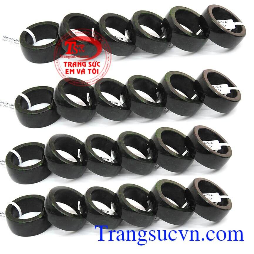 Nhẫn phỉ th&uacute;y sang trọng, Nhẫn ngọc thi&ecirc;n nhi&ecirc;n, Nhẫn ngọc uy t&iacute;n.