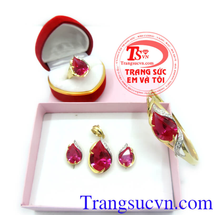Bộ trang sức vàng tây mệnh Hỏa, trang sức bộ, bộ trang sức nữ đẹp Bộ trang sức vàng tây mệnh Hỏa, trang sức bộ, bộ trang sức nữ đẹp