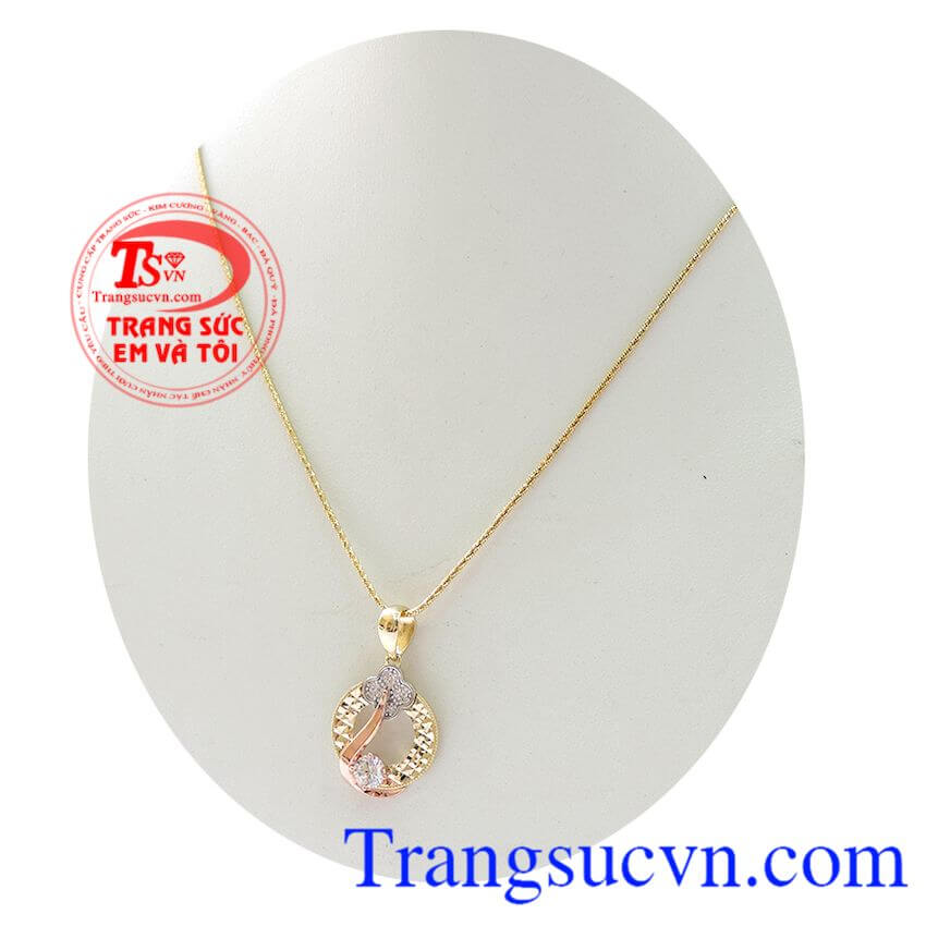 Bộ mặt chữ Q xinh, Trang sức bộ