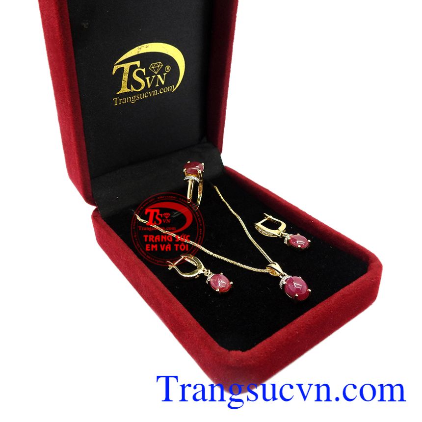 Bộ trang sức Ruby dịu dàng, Trang sức bộ