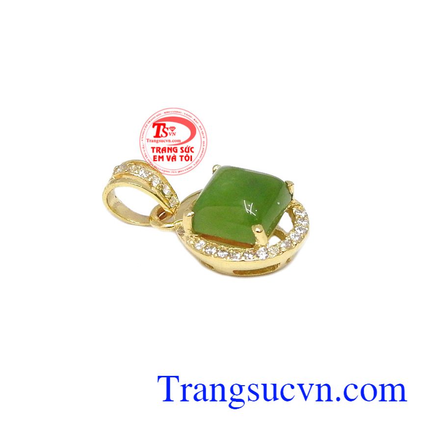 Mặt dây nepherite duyên dáng, Mặt dây Nephrite
