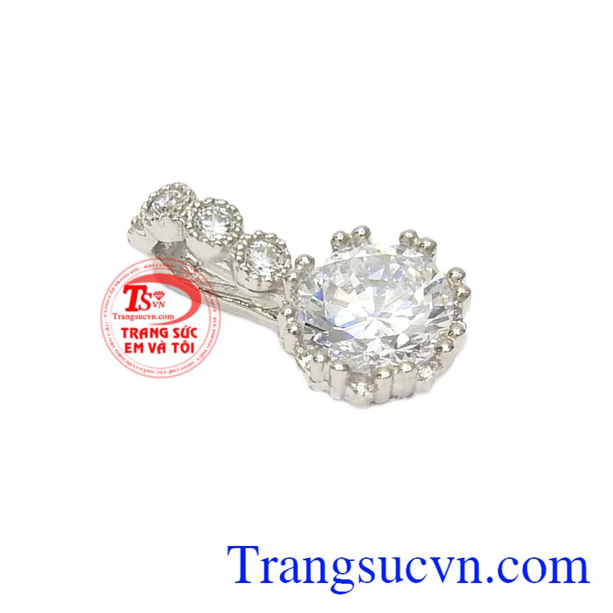 Mặt dây nữ thanh tao, Mặt dây chuyền vàng