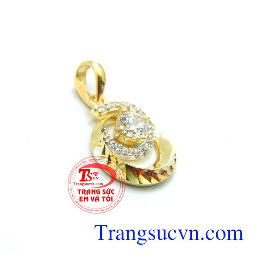 Mặt dây nữ trinh vàng, Mặt dây chuyền vàng