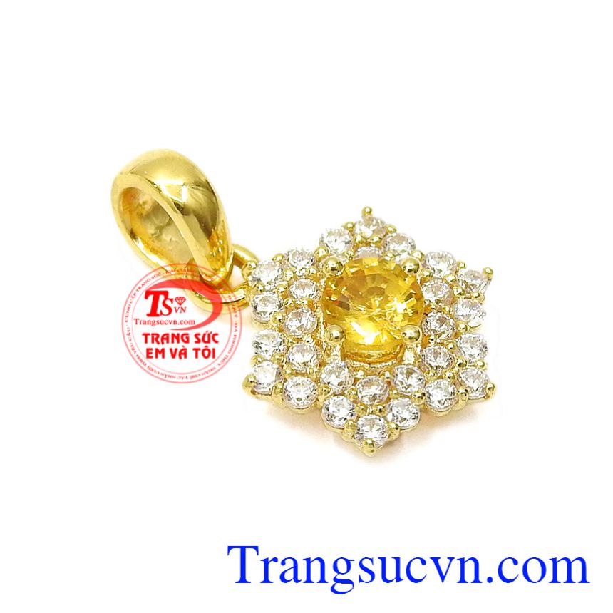 Mặt dây Sapphire hoa vàng, Mặt dây đá Sapphire
