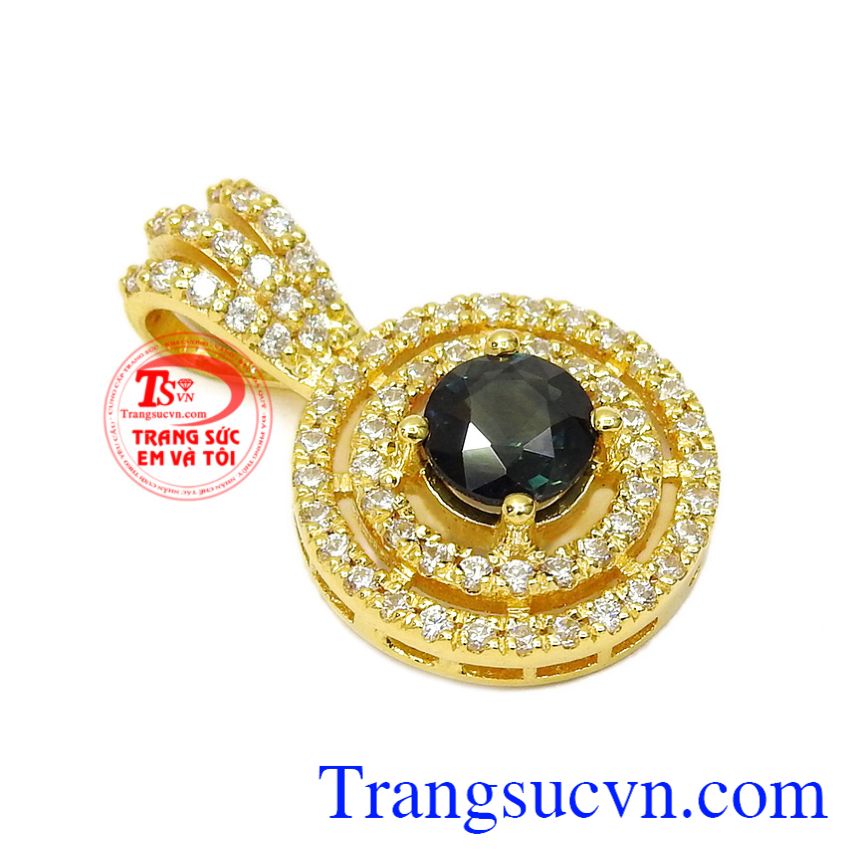 Mặt Sapphire nữ hoàng ánh sáng, Mặt dây đá Sapphire