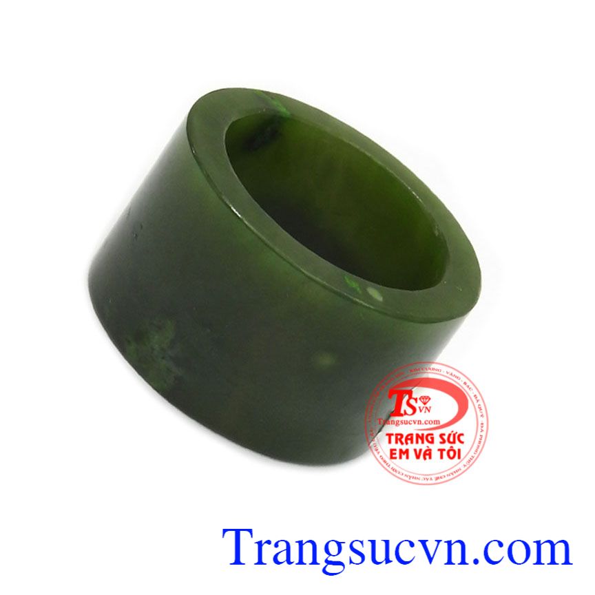 Nhẫn ngọc nephrite