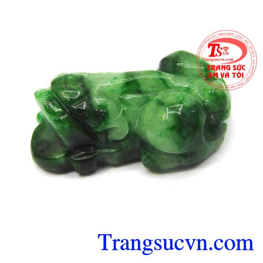 Cẩm thạch thi&ecirc;n nhi&ecirc;n tỳ hưu nhỏ, tỳ hưu ngọc đẹp, tỳ hưu m&agrave;u xanh ngọc.