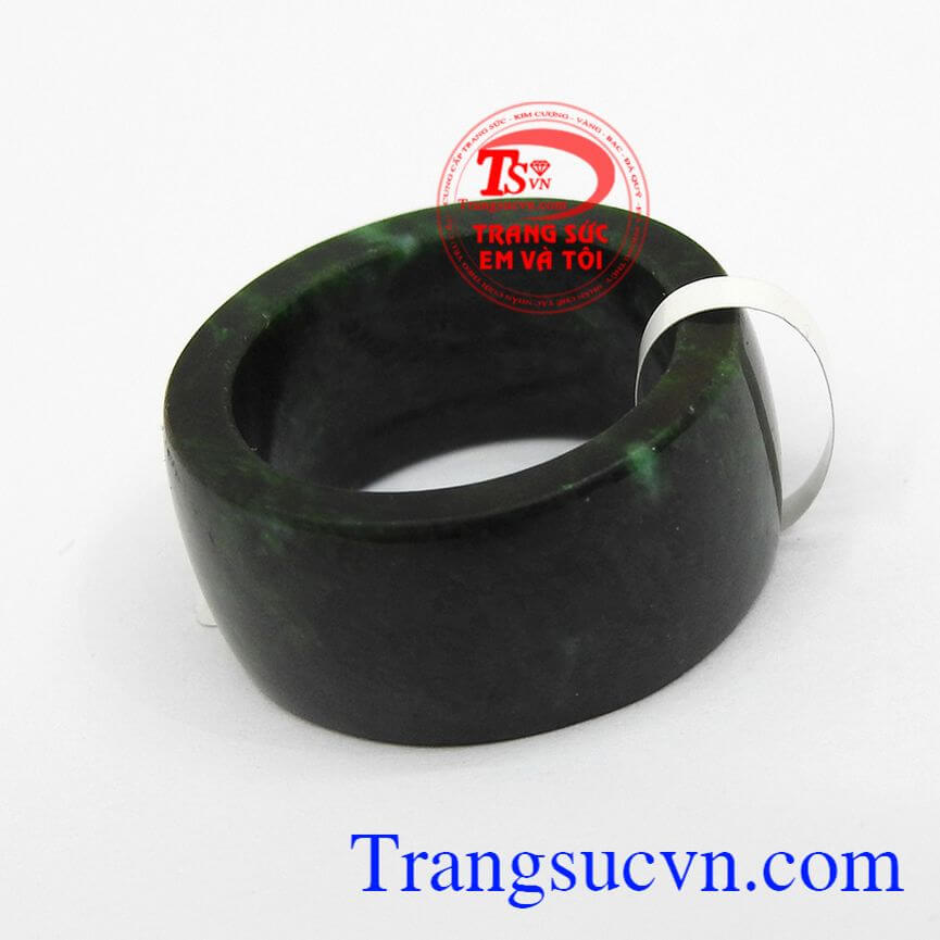 Nhẫn ngọc jadeite thi&ecirc;n nhi&ecirc;n đẹp, Nhẫn ngọc chất lượng cao, ngọc phỉ th&uacute;y.