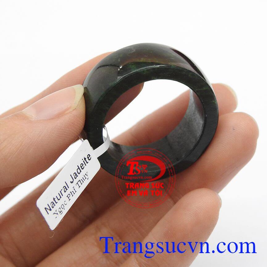 Nhẫn ngọc phỉ th&uacute;y nam đẹp, ngọc phỉ th&uacute;y thi&ecirc;n nhi&ecirc;n, Nhẫn ngọc s&aacute;ng b&oacute;ng. 