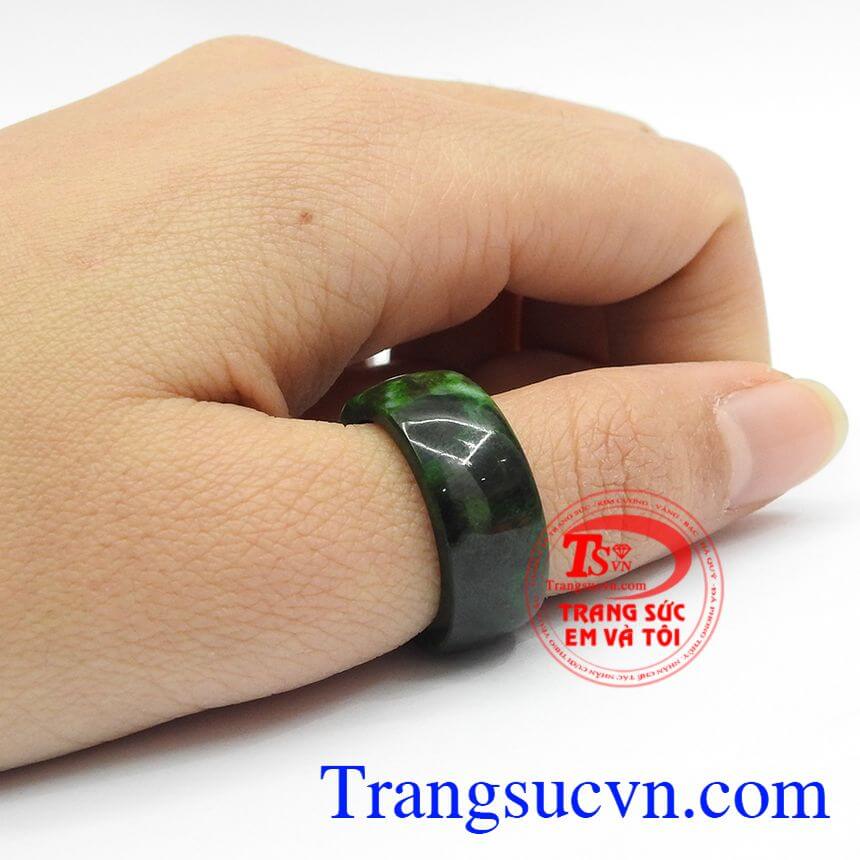 Nhẫn phỉ th&uacute;y thi&ecirc;n nhi&ecirc;n, Nhẫn ngọc cao cấp, Nhẫn ngọc đẹp.