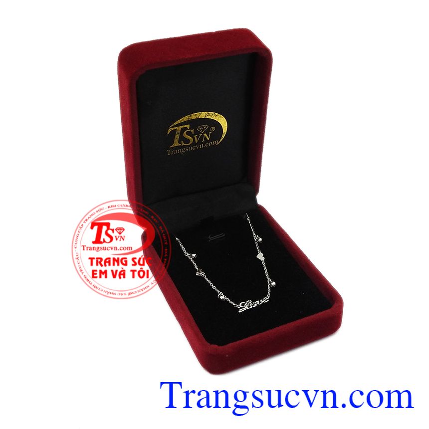 Nên tặng quà gì cho bạn gái vào dịp Giáng sinh