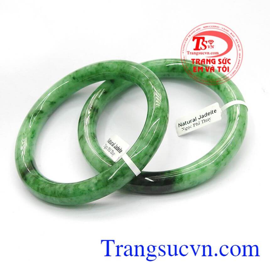 Vòng cẩm thạch thiên nhiên phong thủy, vòng tay đẹp, vòng ngọc bản tròn.