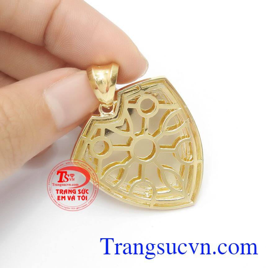 Mặt dây nam độc đáo