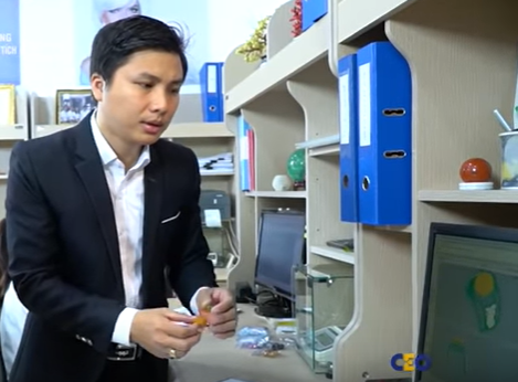 Hành trình kinh doanh trang sức như chuyện cổ tích của một chàng trai nghèo, bại liệt