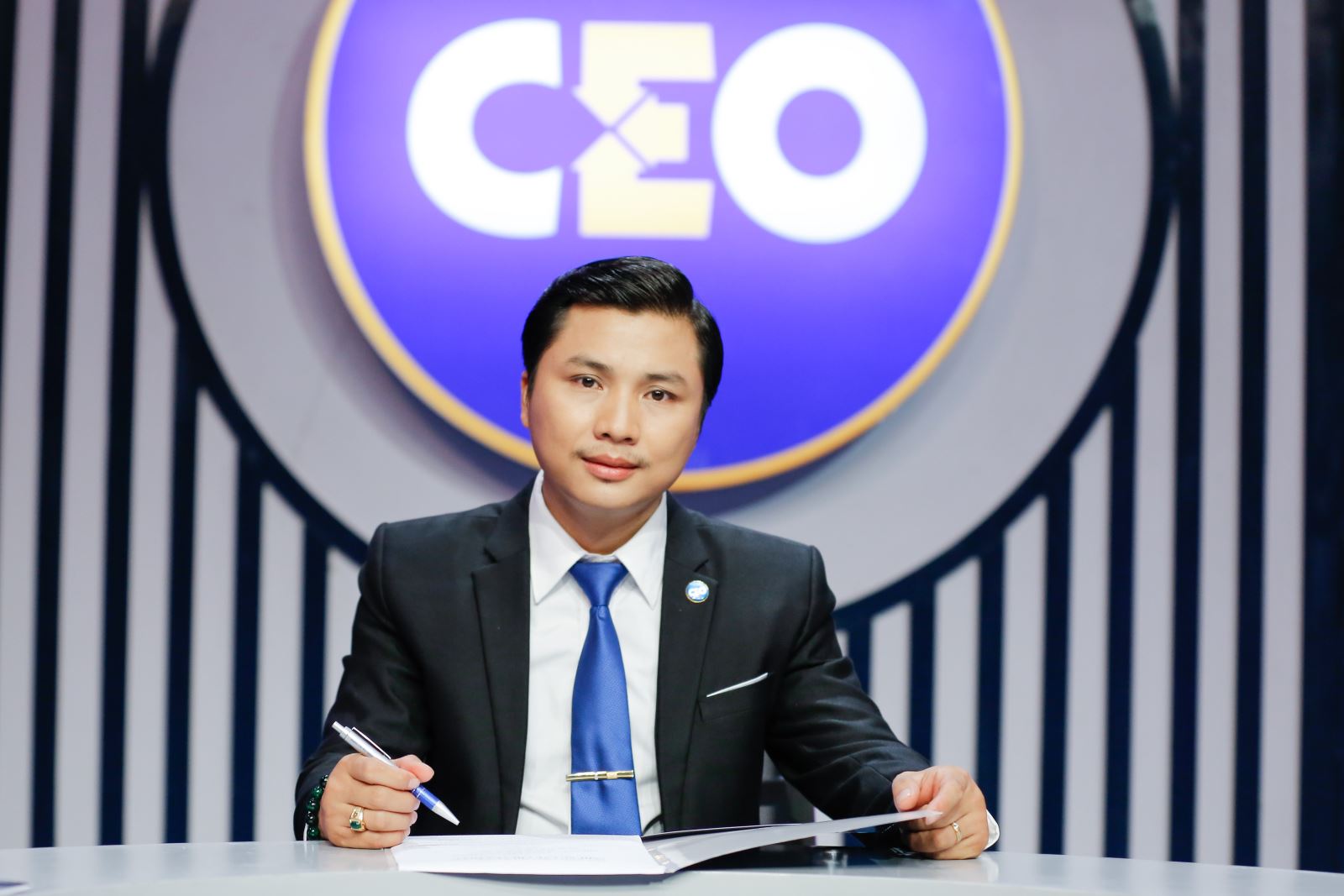 so-44-chia-khoa-thanh-cong-nhung-cau-chuyen-that-cua-ceo-co-tich-doi-thuong CEO Trần Văn Tiên.- GD Công Ty TNHH Trang Sức Em Và Tôi