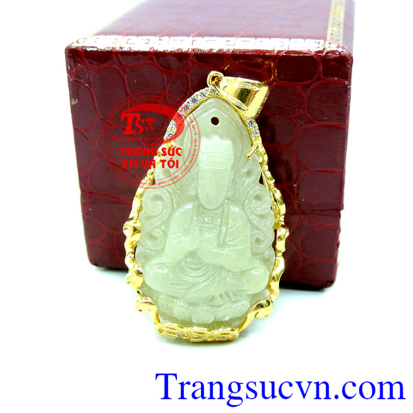 Mặt ngọc bọc vàng