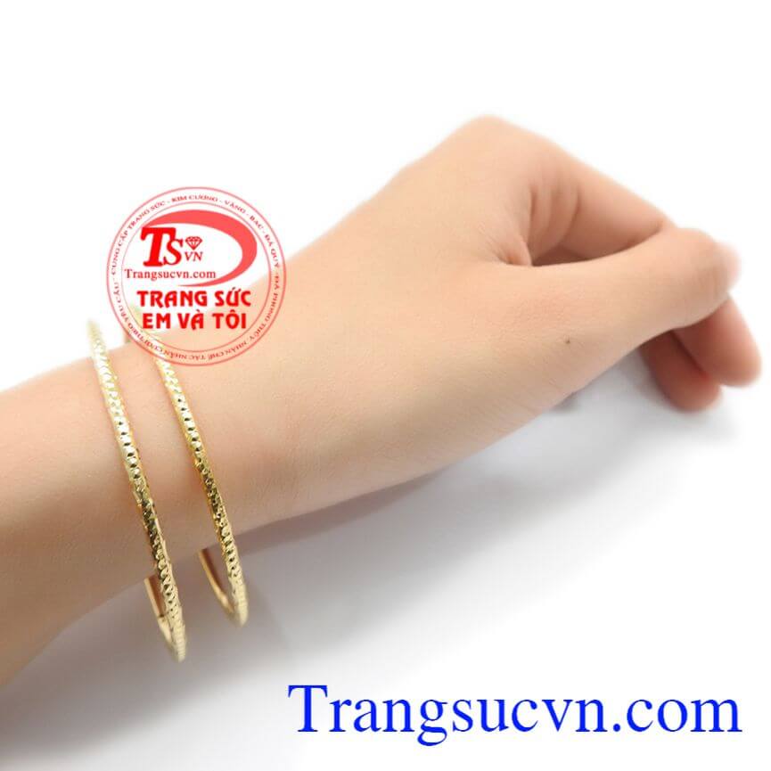 V&ograve;ng đ&ocirc;i đẹp, v&ograve;ng đ&ocirc;i xinh xắn, v&ograve;ng đ&ocirc;i tinh tế.