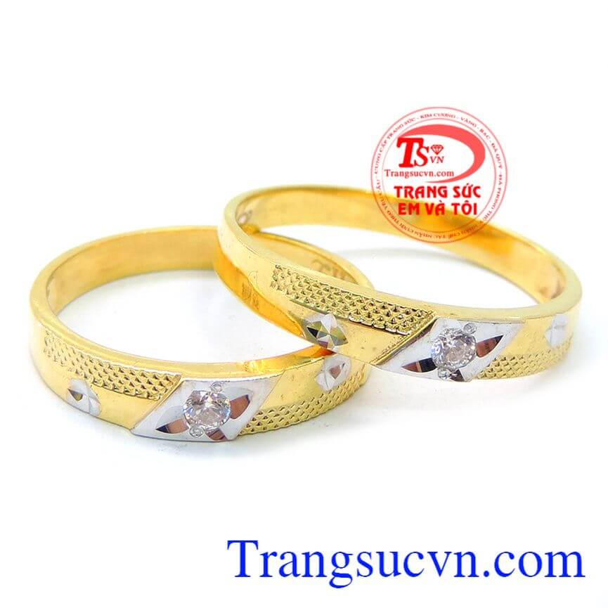 Đôi nhẫn cưới gắn đá tinh xảo, nhẫn cưới đẹp, nhẫn cưới vàng tây Đôi nhẫn cưới gắn đá tinh xảo, nhẫn cưới đẹp, nhẫn cưới vàng tây