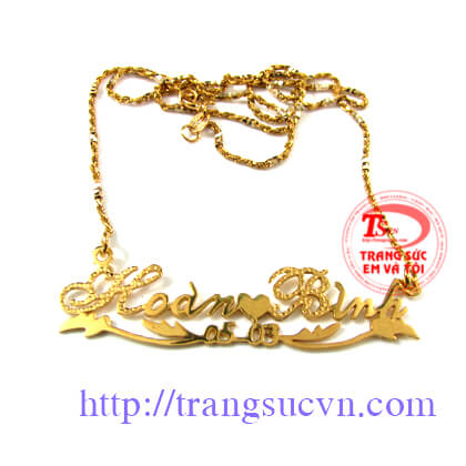 D&acirc;y Chuyền Mặt Chữ V&agrave;ng