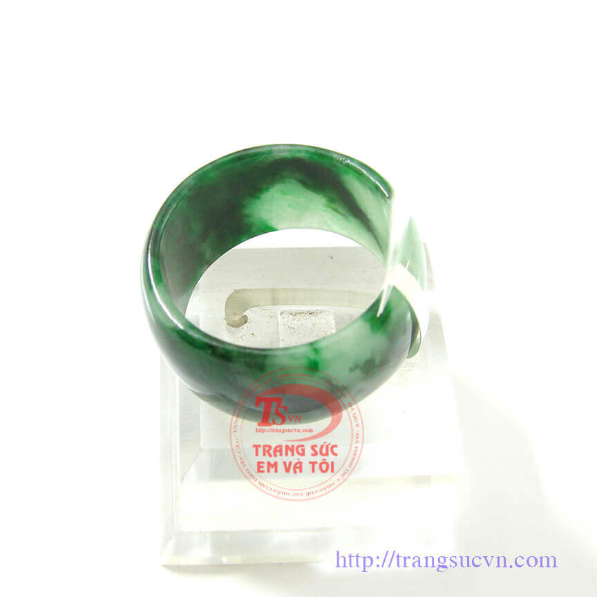 ngoc-cam-thach-nhan-sac-net