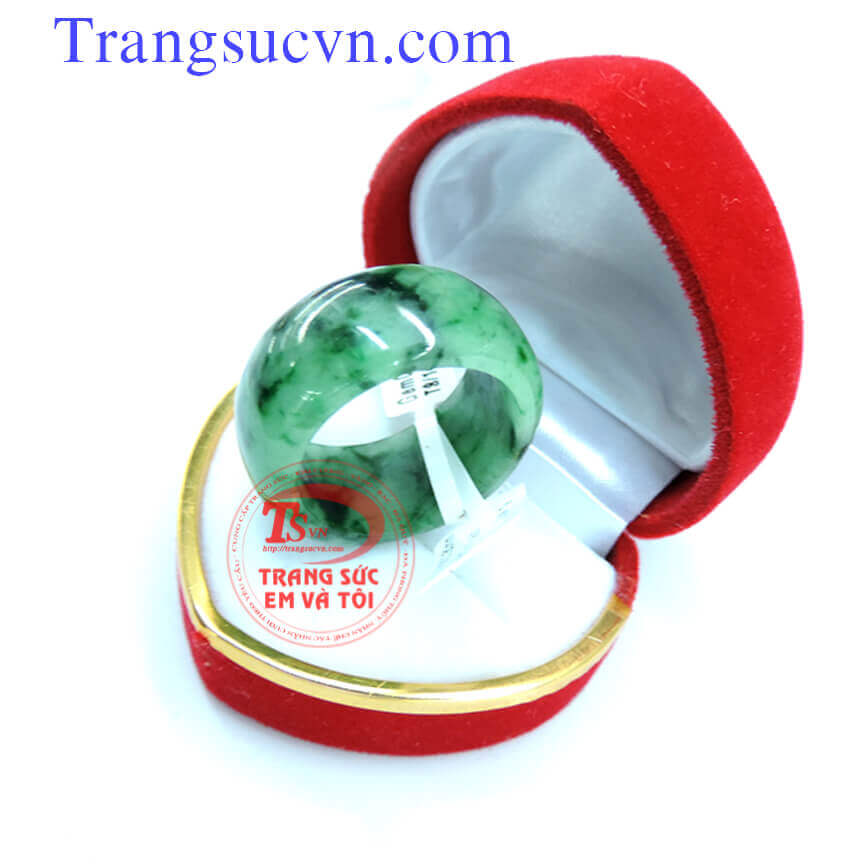 nhan-nam-da-cam-thach