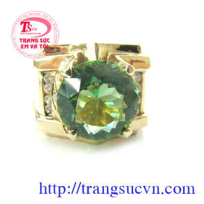 nhan-nam-thuy-tinh-xanh-nui-lua