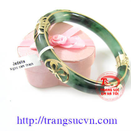 vong-da-cam-thach-boc-vang-tay-18k
