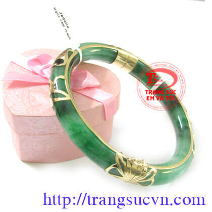vong-ngoc-boc-vang-tay