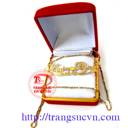 D&acirc;y Chuyền Mặt Chữ V&agrave;ng