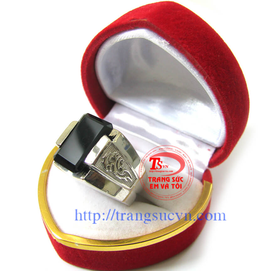 nhan-nam-thach-anh-khoi