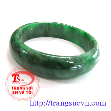 vong_ngoc_xanh_van_deu,V&ograve;ng ngọc xanh v&acirc;n đều