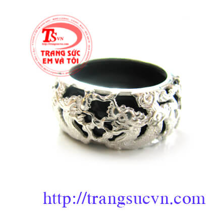 Nhẫn m&atilde; n&atilde;o rồng