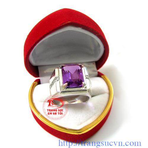 Nhẫn nam thạch anh tím - Bạc 960% Ag - Đá Amethyst ( Thạch anh tím thiên nhiên) - Nhẫn được xi vàng trắng. - Nhẫn có kèm giấy bảo hành kèm theo. Sản phẩm bán toàn quốc nhan-nam-thach-anh-tim,Nhẫn nam thạch anh tím - Bạc 960% Ag - Đá Amethyst ( Thạch anh tím thiên nhiên) - Nhẫn được xi vàng trắng. - Nhẫn có kèm giấy bảo hành kèm theo. Sản phẩm bán toàn quốc