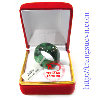 Nhẫn Ngọc Cẩm Thạch V&acirc;n