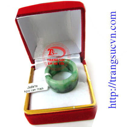 Nhẫn Ngọc Vu&ocirc;ng  