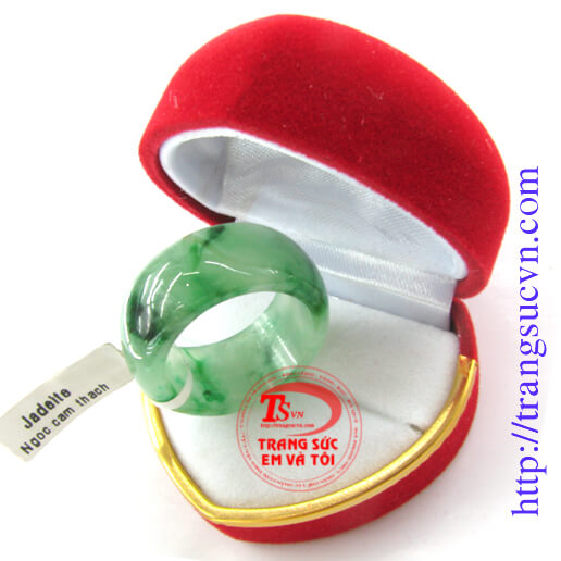 Nhẫn ng&oacute;n &uacute;t ngọc phỉ th&uacute;y