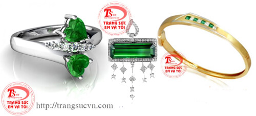 EMERALD (Ngọc lục bảo - ngày sinh từ 21/4 đến 21/5): Biểu tượng của sự phát triển và tốt đẹp, là loại ngọc làm tăng tính sáng tạo và nhận thức. Nó đóng vai trò như một loại thuốc an thần tự nhiên, giúp bạn vơi đi sự lo lắng khi gặp vấn đề khó khăn. Emerald tượng trưng cho sự thanh bình, hạnh phúc và thành công trong tình yêu. Kỉ niệm năm cưới thứ 20, 35. Emerald – Ngọc lục bảo Nữ hoàng của các loại đá. Quý nhất là viên đá màu xanh lá cây thuần khiết hoặc xanh lá hơi ngả xanh dương. Ngọc lục bảo giúp mài sắc trí tuệ và thị lực. Đi đường dài, chúng giúp bảo vệ chủ nhân khỏi hiểm hoạ. Người mang viên ngọc xanh còn có thể dự đoán được tương lai. Màu sắc: xanh hơi ngả vàng, xanh lá.