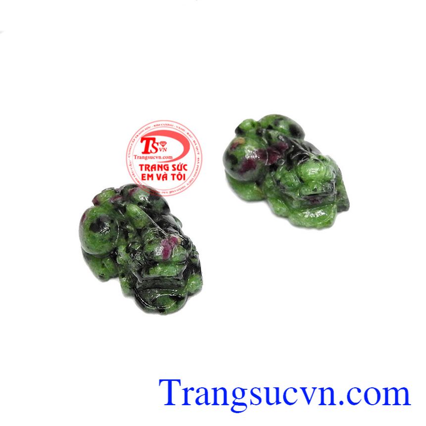 Tỳ hưu đá Anyolite ruby