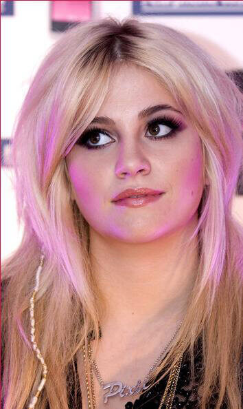 Dây chuyền theo tên, dây chuyền mặt chữ