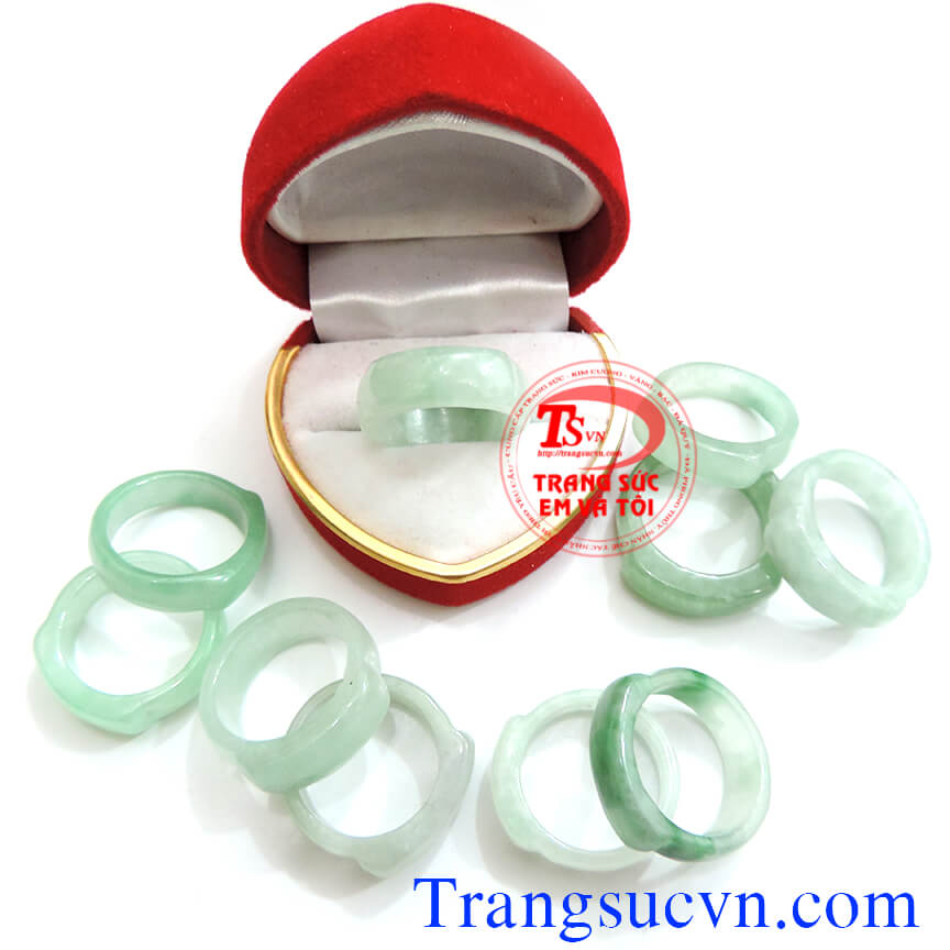 Nhẫn ngọc cẩm thạch thi&ecirc;n nhi&ecirc;n, nhẫn ngọc y&ecirc;n ngựa