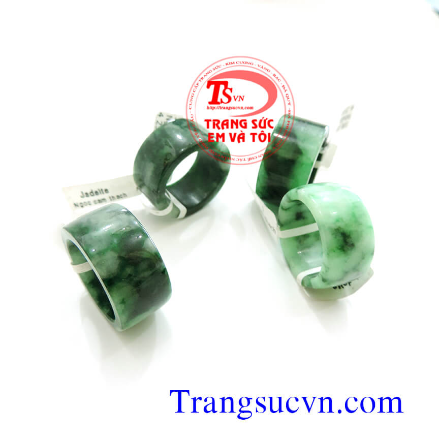  NaAl(Si2O6) ( Ngọc Phỉ Th&uacute;y)