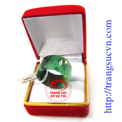 Ngoc-Cam-Thach_Jadeite