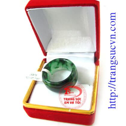 Nhẫn ngọc miến điện