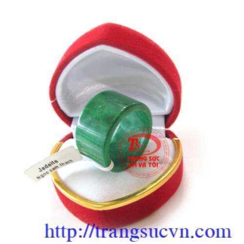 Nhẫn ngọc jadeite ngón cái Nhẫn ngọc jadeite ngón cái
