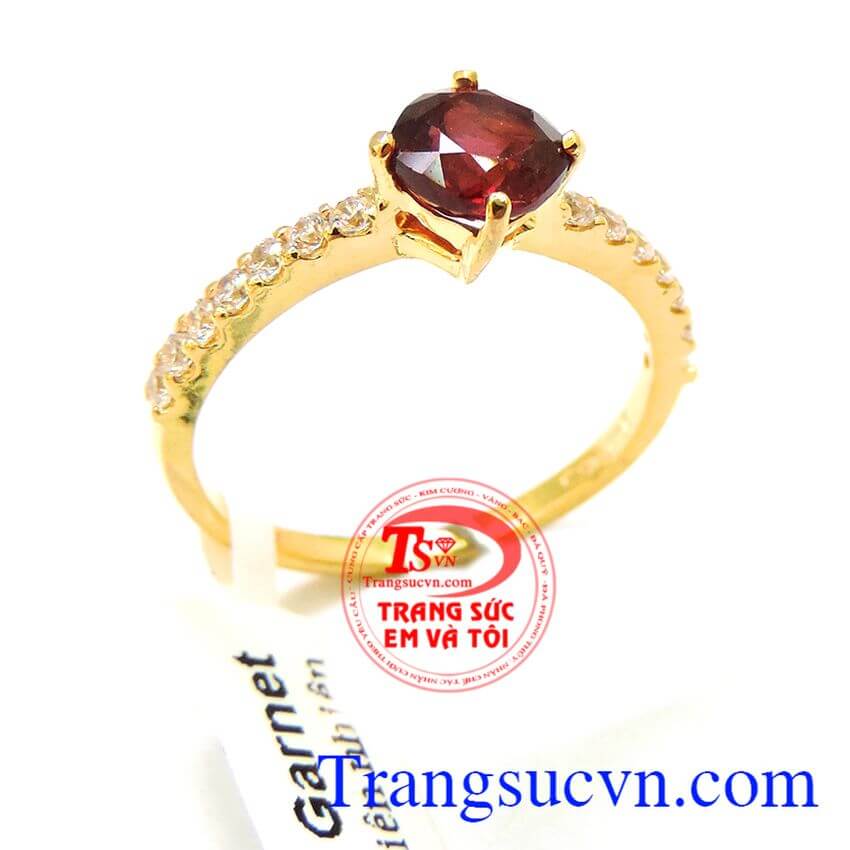 Nhẫn vàng Garnet mệnh Hỏa và Thổ, Nhẫn Nữ Vàng, nhẫn nữ đính đá bình an Nhẫn vàng Garnet mệnh Hỏa và Thổ, Nhẫn Nữ Vàng, nhẫn nữ đính đá bình an