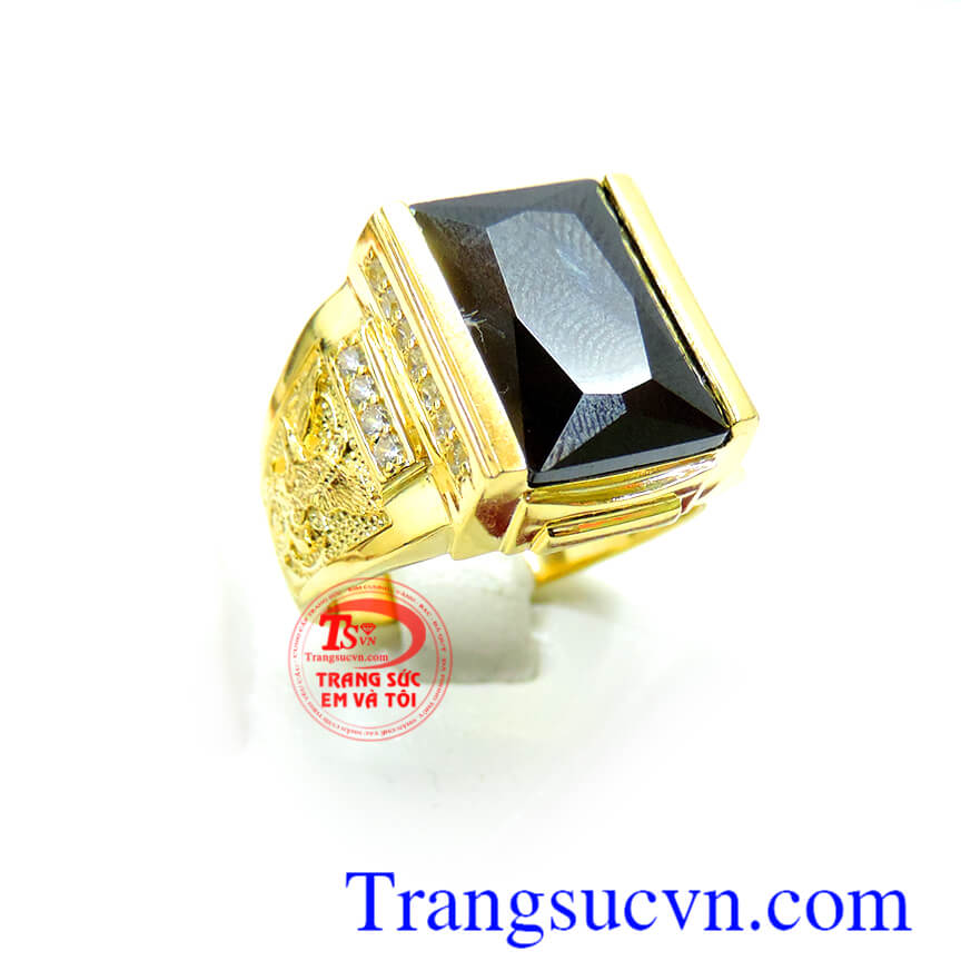 Nhẫn vàng nam đá đen nhẫn nam phù hợp đeo ngón giữa và ngón áp út, sản phẩm nhẫn nam vàng tây được khách hàng bình chọn nhiều năm uy 