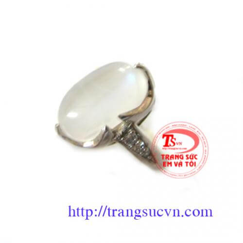 Nhẫn nữ đá trắng thiên nhiên cho mệnh Kim nhan_nu_da_trang_thien_nhien_cho_menh_kim , Nhẫn nữ đá trắng thiên nhiên cho mệnh Kim