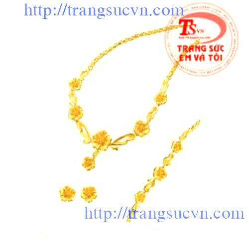 nu_trang_vang_24k. Nữ tràng vàng 24k	